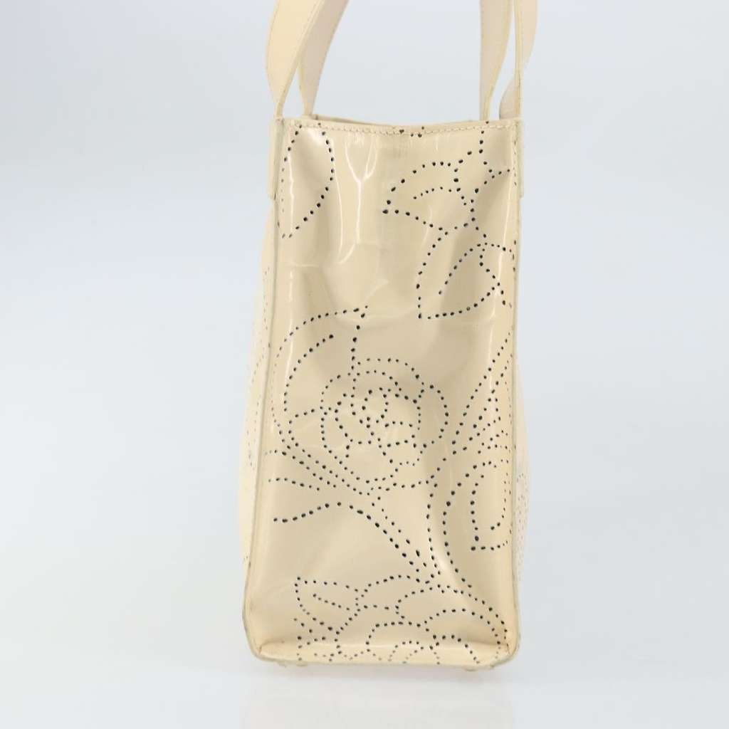 Chanel Camellia Tote Beige Fair condition - Model View