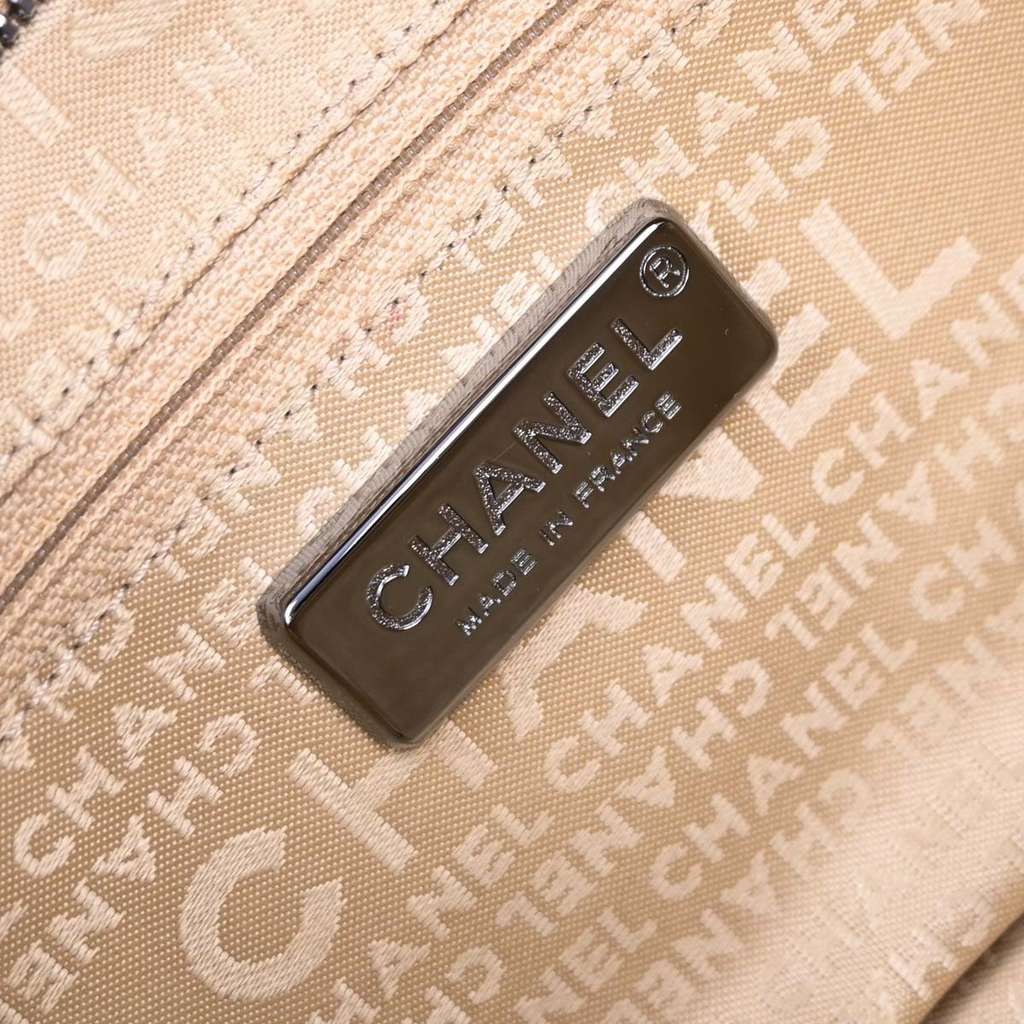 Chanel Lady Braid Flap Tote Gold Leather Good condition - Model View