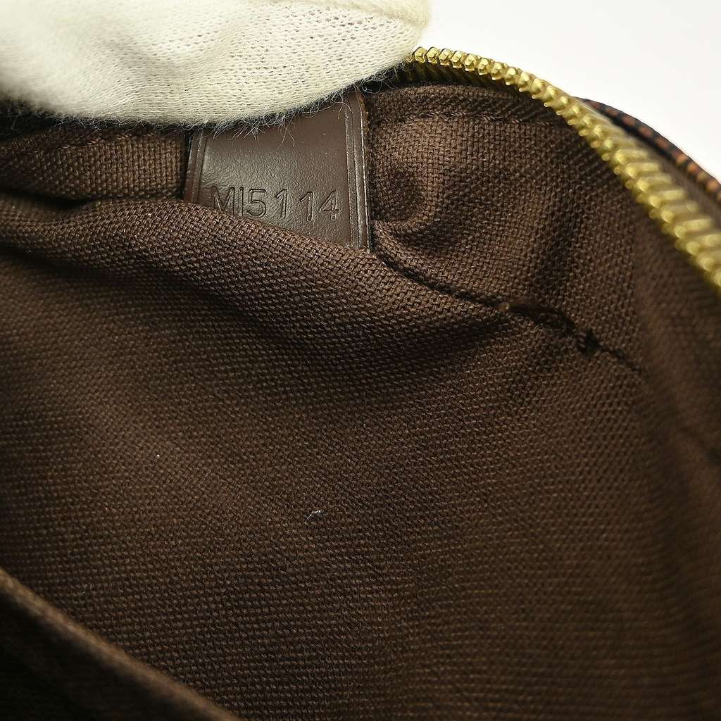 Louis Vuitton Shelton Messenger Bag Brown Canvas Fair condition - Model View