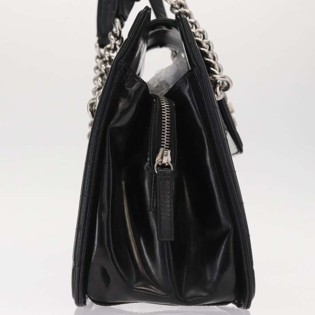 Chanel Boy Tote Black Leather Fair condition - Model View