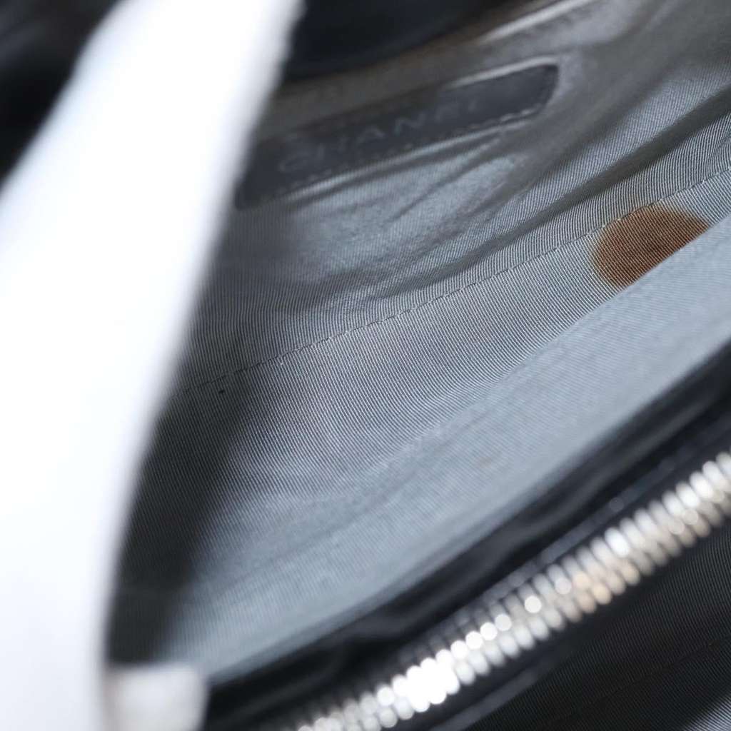 Chanel Boy Tote Black Leather Fair condition - Box View