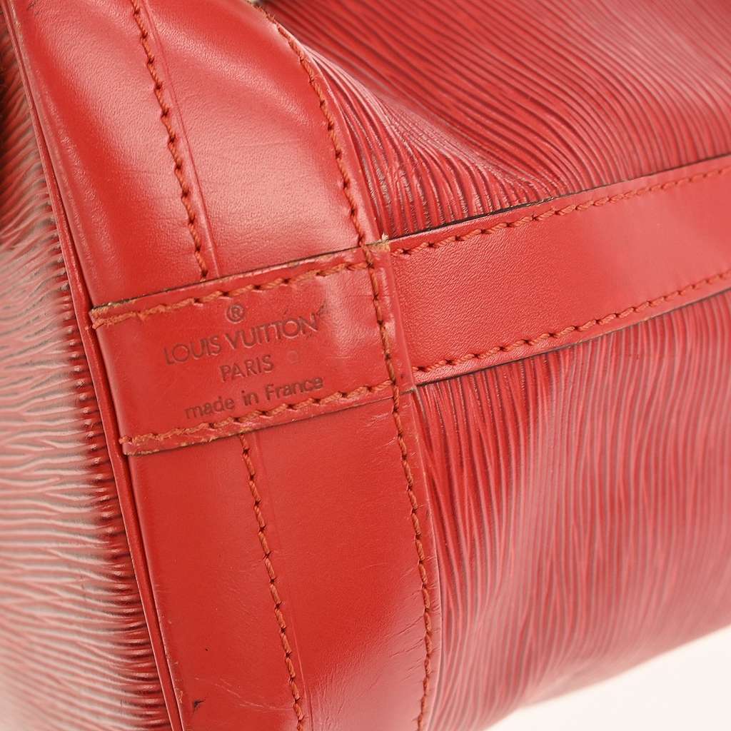 Louis Vuitton Noe Handbag Red Leather Fair condition - Model View