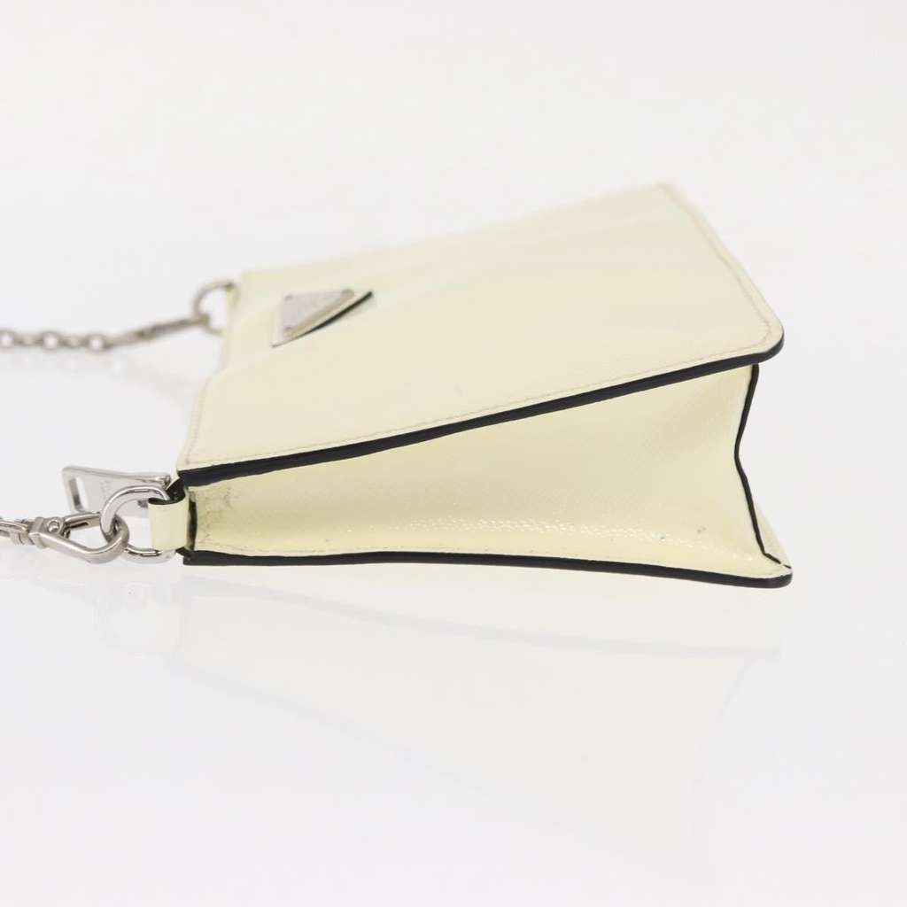 Prada Chain Crossbody Bag White Leather Good condition - Model View