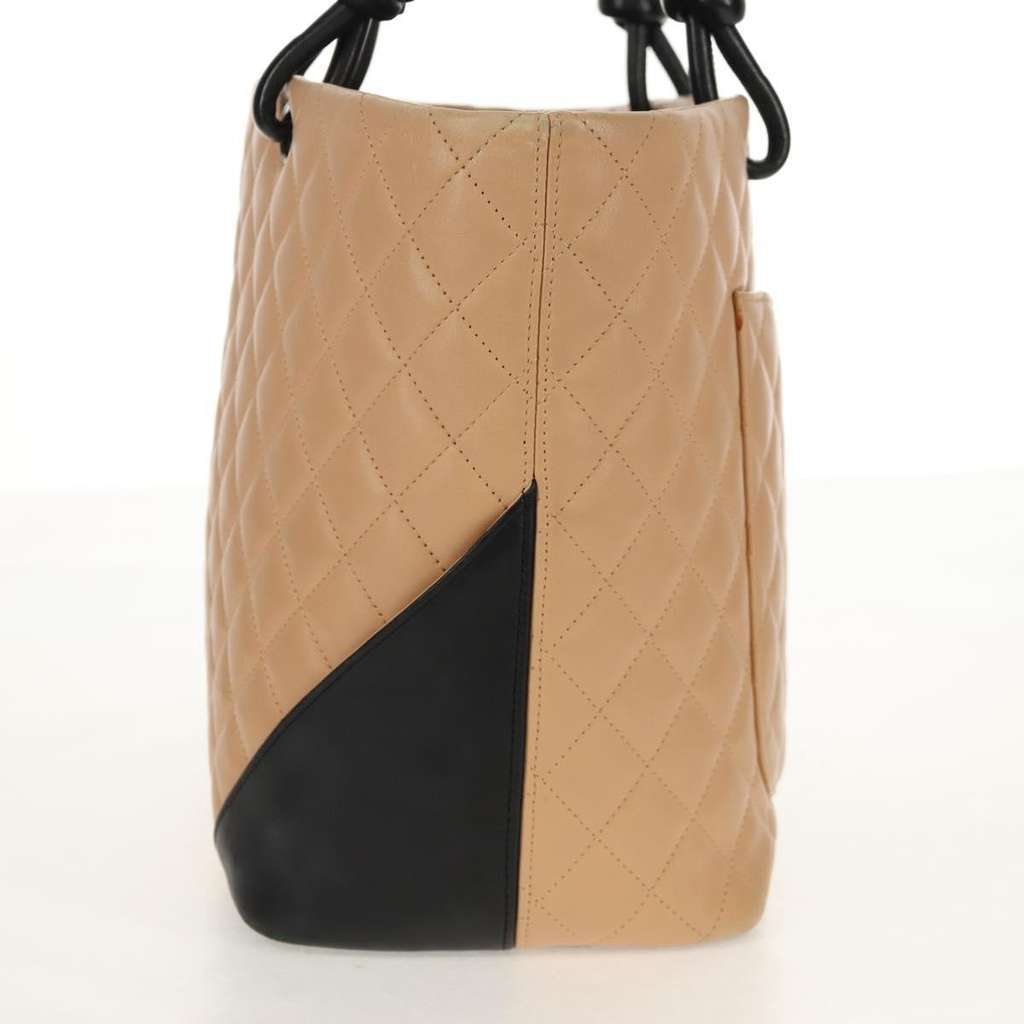 Chanel Cambon Tote Beige Leather Fair condition - Model View