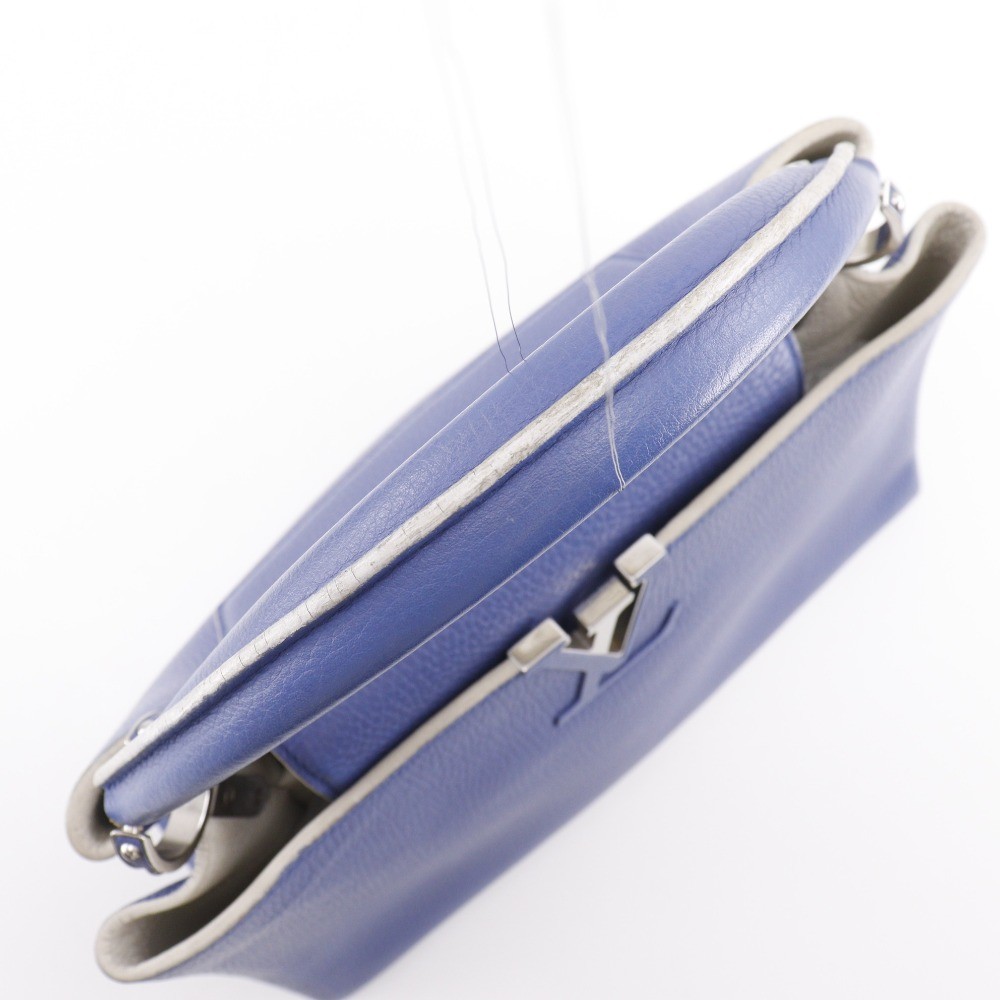Louis Vuitton Capucines Bag Blue Leather Good condition - Box View