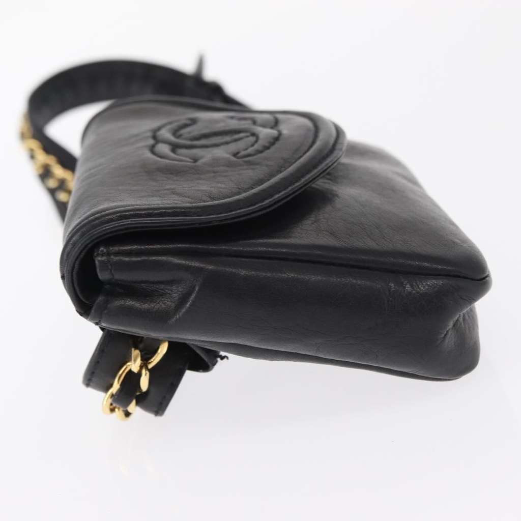 Chanel Chain Envelope Belt Bag Black Leather Good condition - Model View