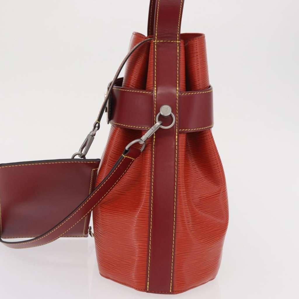 Louis Vuitton Twist Bucket Bag Red Leather Good condition - Inside View