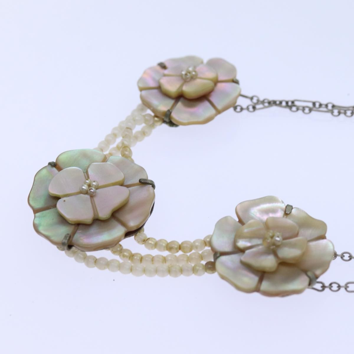 Chanel Camellia CC Long Necklace Silver Metal Good condition - Model View