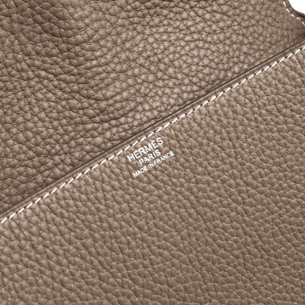 Hermès Steve Pochette Other Leather Good condition - Box View