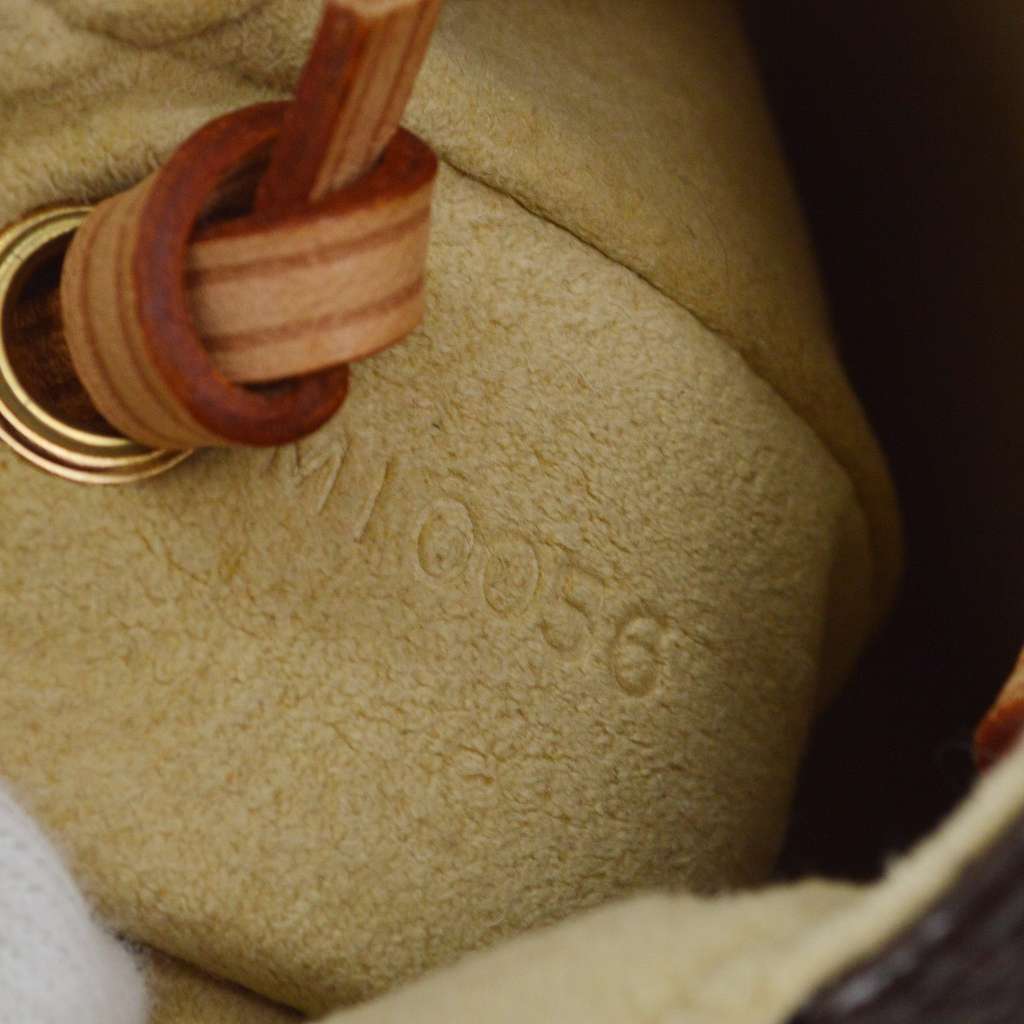 Louis Vuitton Cancun Pochette Brown Canvas Good condition - Box View