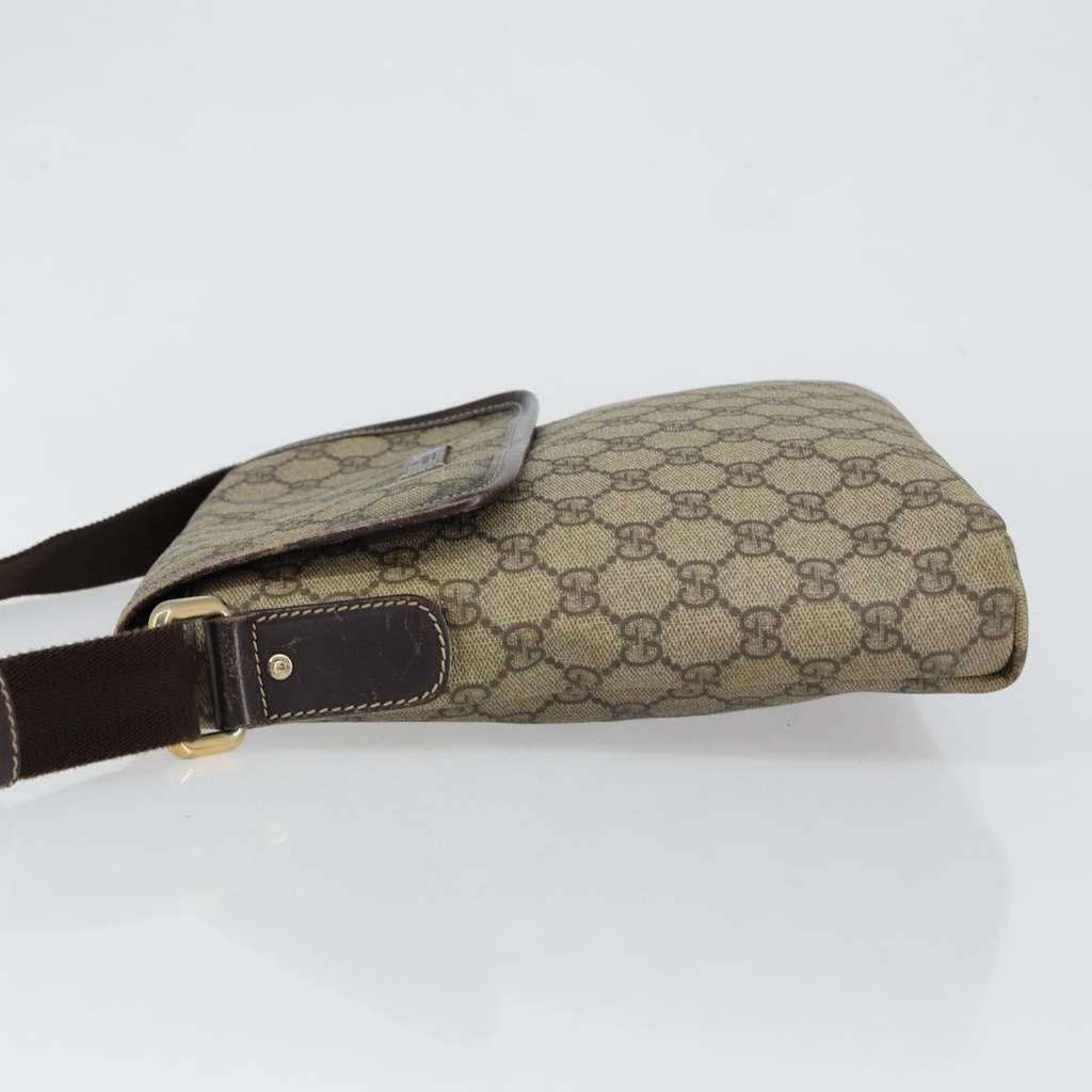 Gucci Flap Messenger Beige Good condition - Model View
