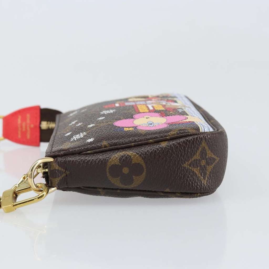 Louis Vuitton Pochette Accessoires Brown Canvas Good condition - Model View