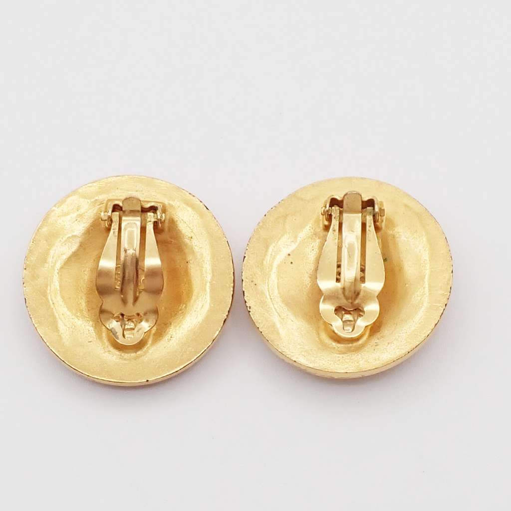 Chanel Vintage CC Round Clip-On Earrings Gold Good condition - Back View