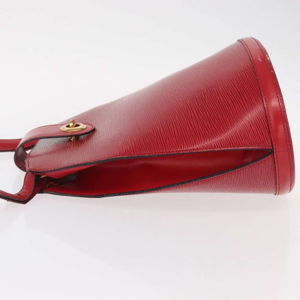 Louis Vuitton Cluny Shoulder Bag Red Leather Fair condition - Model View