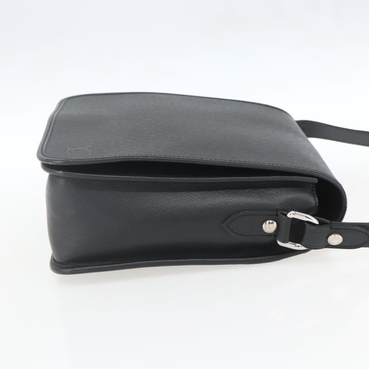 Louis Vuitton Andrei Messenger Bag Black Leather Very good condition - Model View