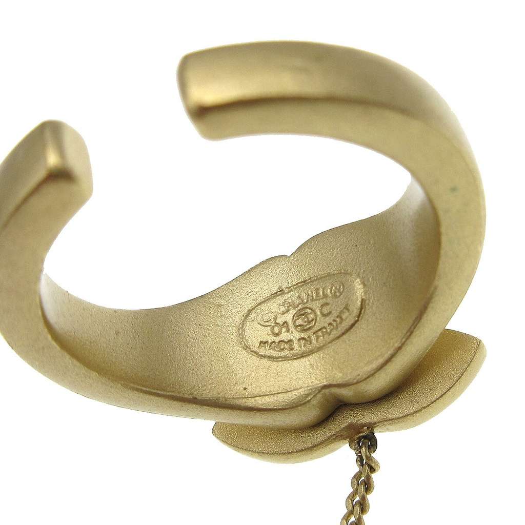 Chanel Logo Bangle with Chain Attached CC Ring Gold Good condition - Model View