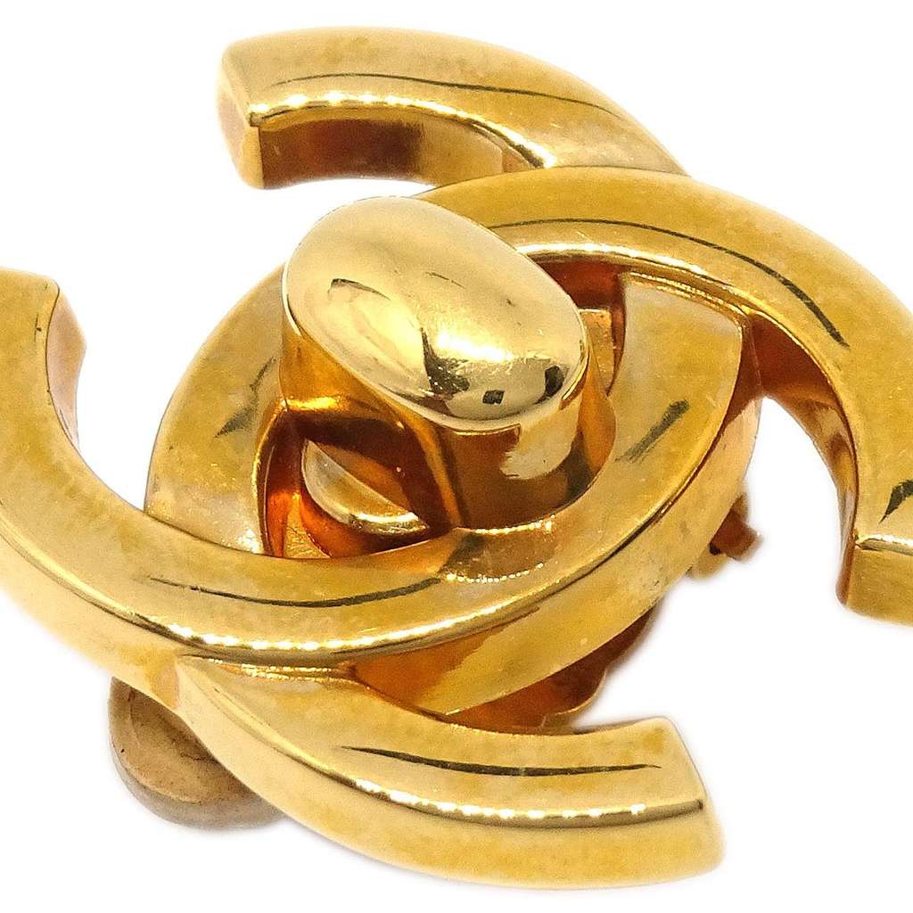 Chanel CC Turnlock Clip-On Earrings Gold Good condition - Inside View