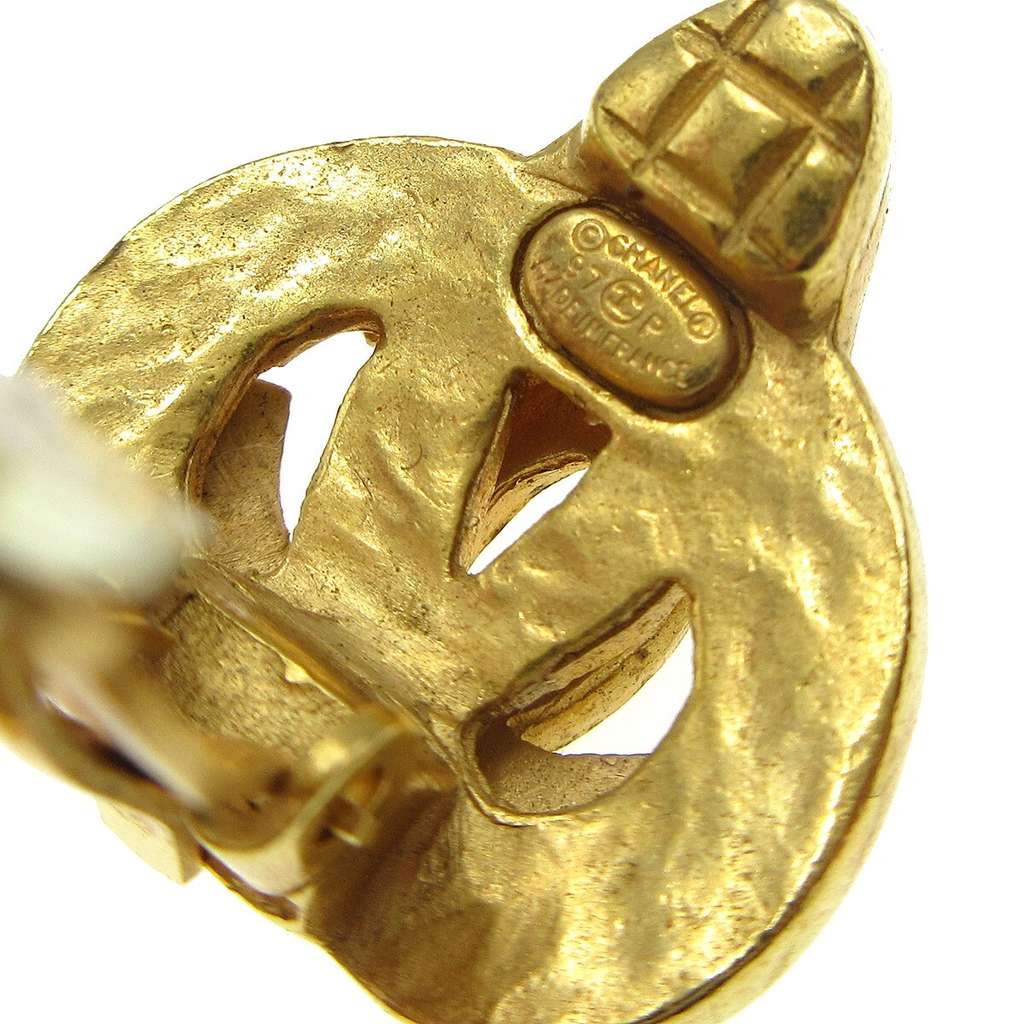 Chanel CC logo heart Gold Good condition - Model View