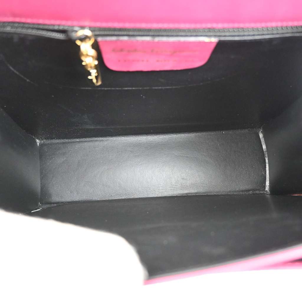 Salvatore Ferragamo Vintage Shoulder Bag Pink Leather Good condition - Box View