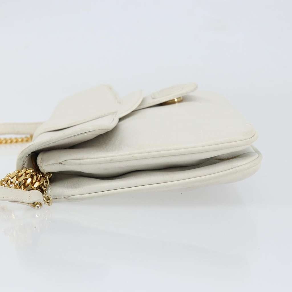 Celine Vintage Shoulder Bag White Leather Good condition - Model View