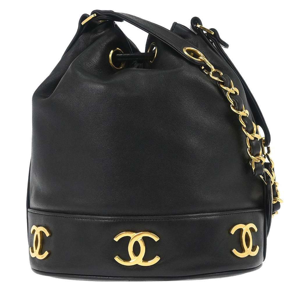 Chanel Vintage CC Drawstring Bucket Bag Black Leather Good condition - Back View