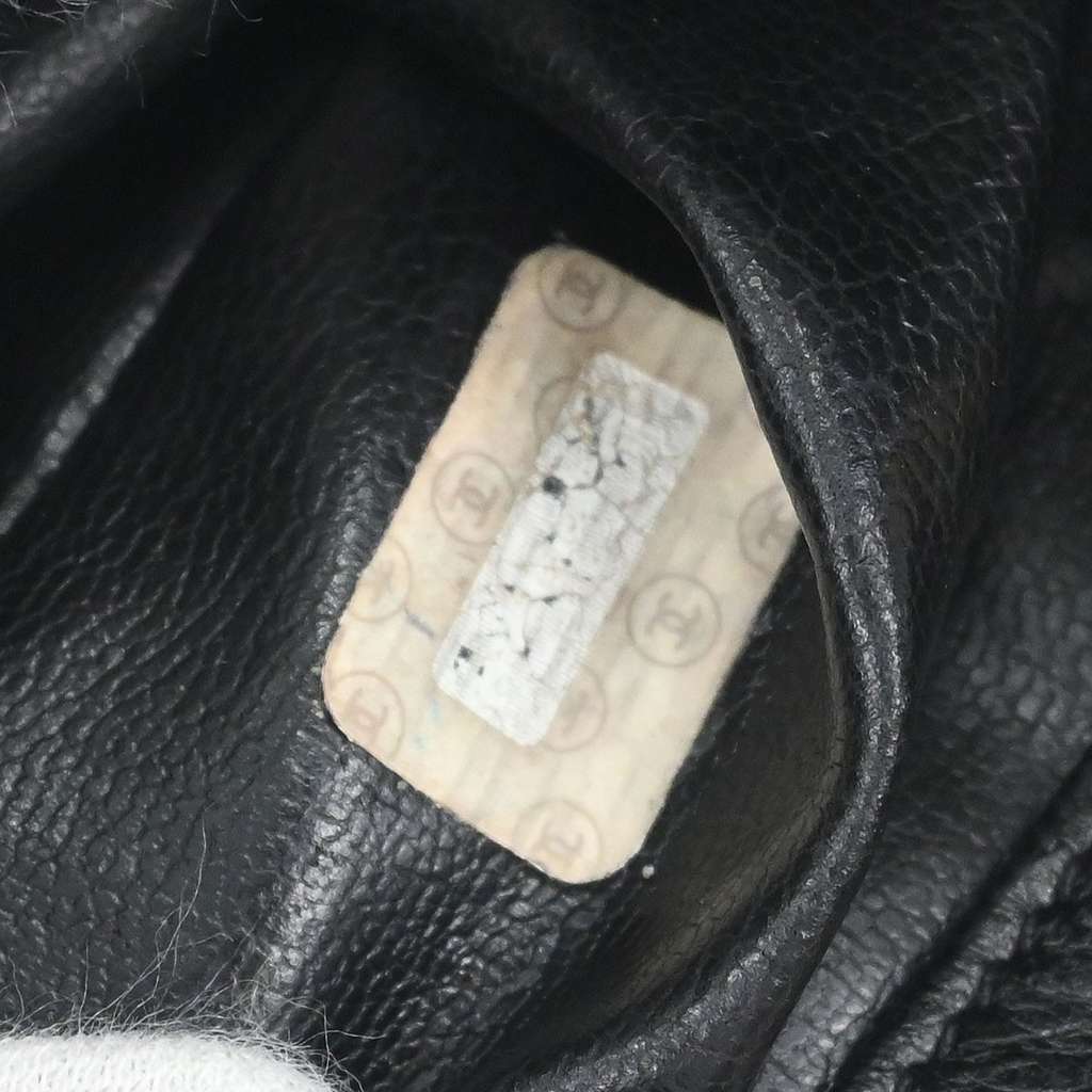 Chanel Vintage CC Drawstring Bucket Bag Black Leather Good condition - Box View