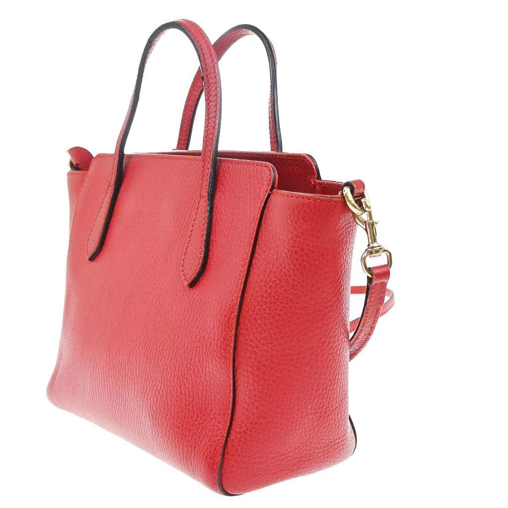 Gucci Swing Crossbody Bag Red Leather Good condition - Model View