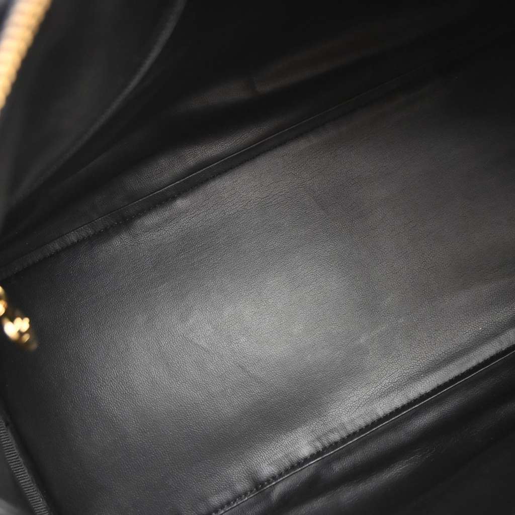 Chanel Vintage Diamond Stitch Boston Bag Black Leather Good condition - Inside View