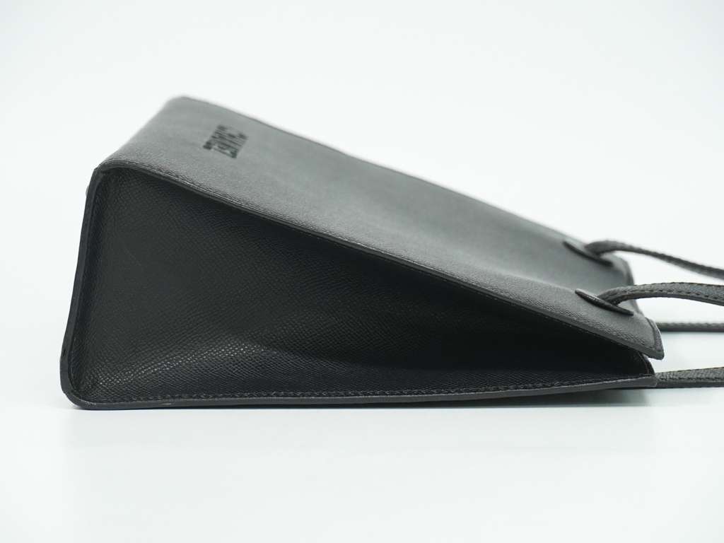 Chanel Vintage Logo Tote Black Leather Good condition - Inside View