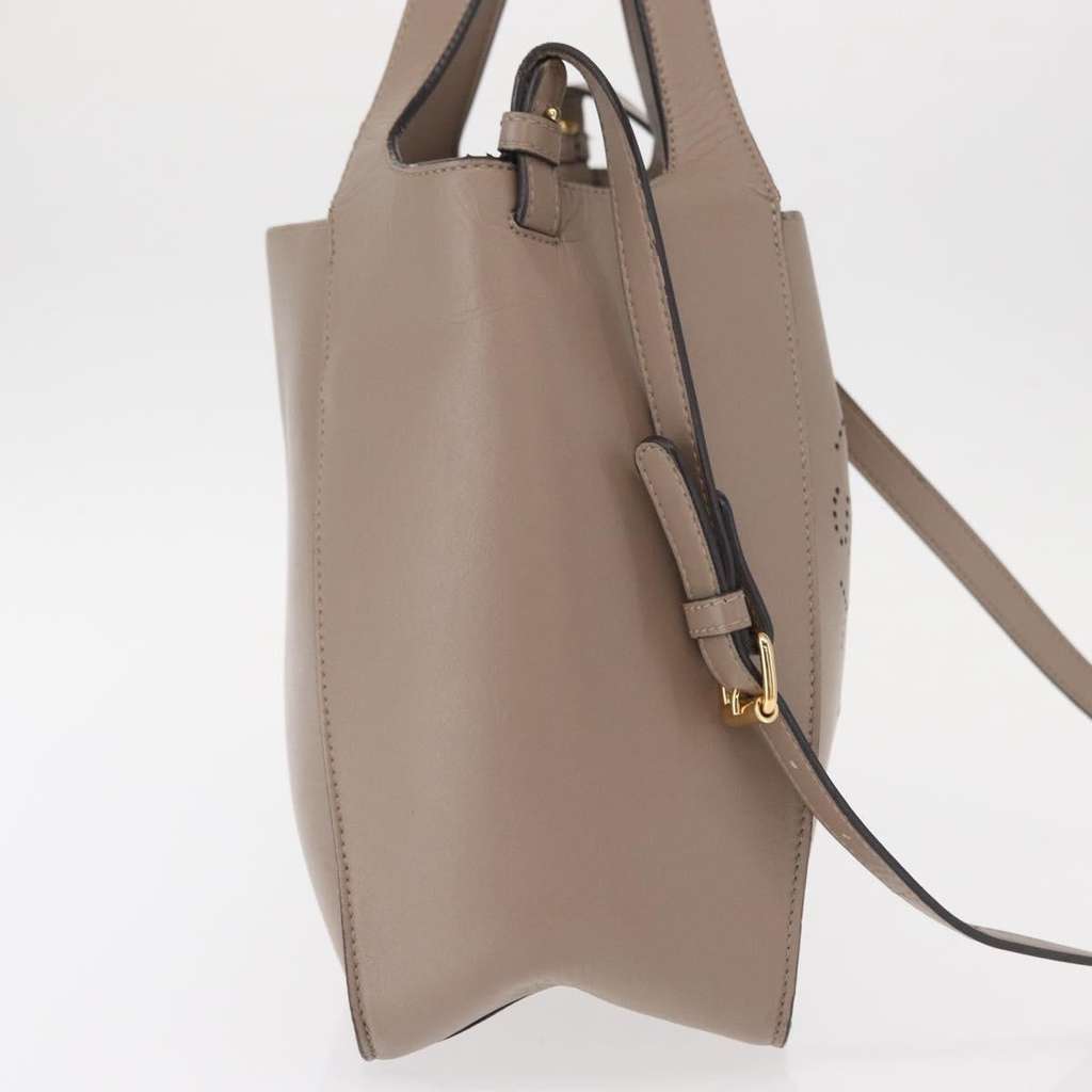 Stella Mccartney Alter Tote Beige Good condition - Model View