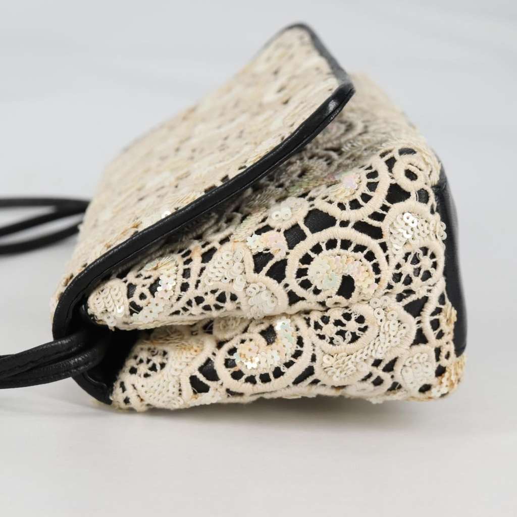 Chanel Floral CC Flap Bag White Leather Good condition - Inside View