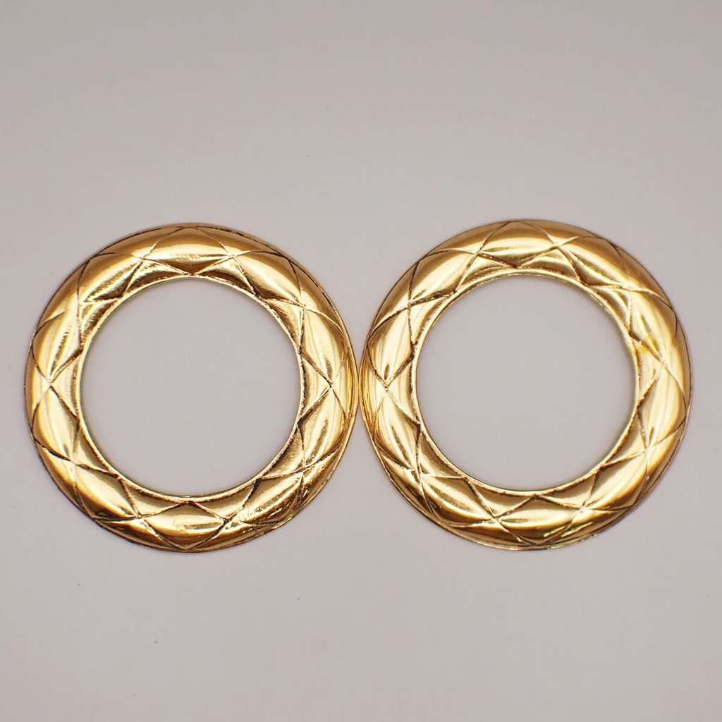 Chanel Vintage CC Round Drop Clip-On Earrings Gold Good condition - Inside View