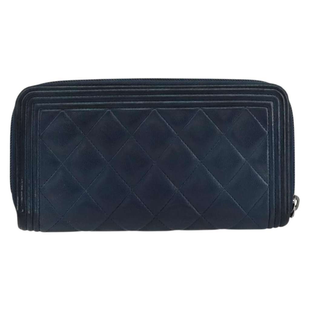 Chanel Boy Yen Wallet Navy Leather Good condition - Back View