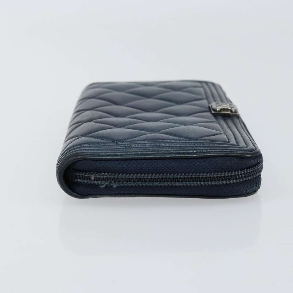 Chanel Boy Yen Wallet Navy Leather Good condition - Inside View