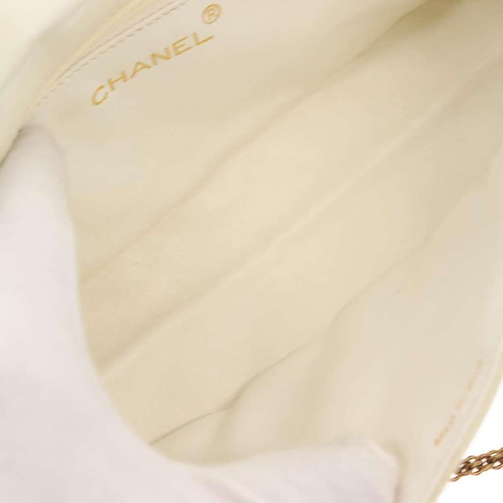 Chanel Full Flap Wallet on Chain White Leather Good condition - Box View