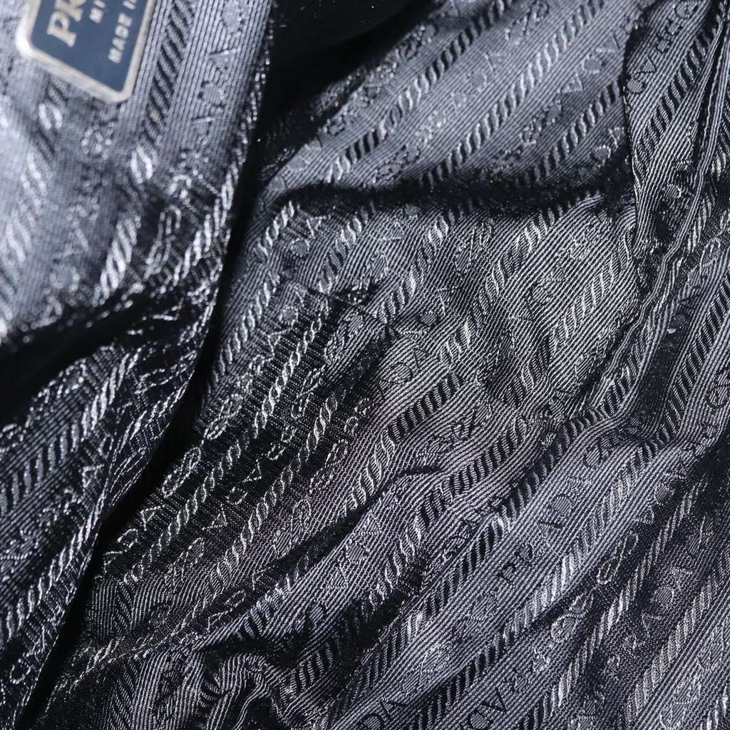 Prada Vintage Zip Handbag Black Good condition - Box View