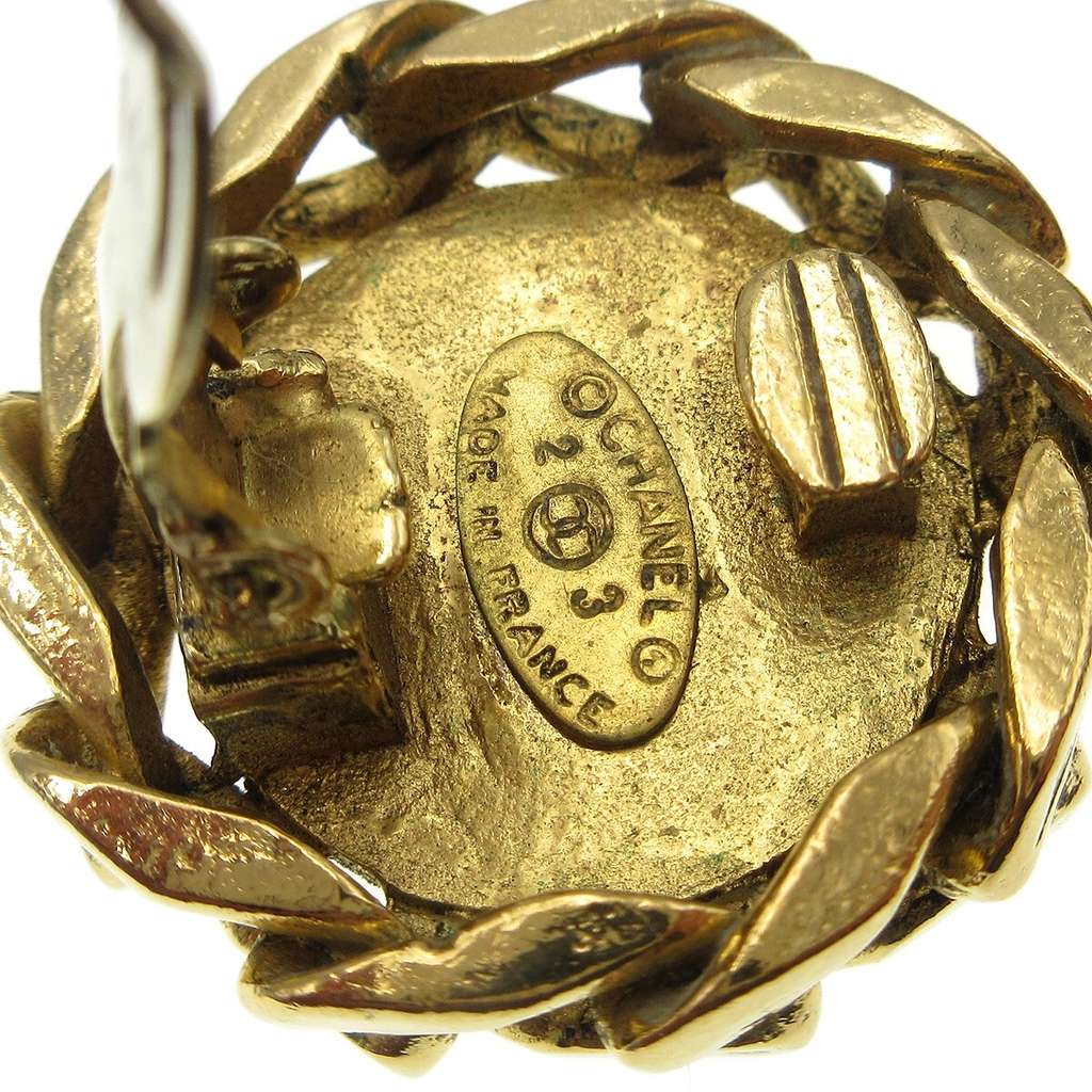 Chanel CC Button Clip-On Earrings Gold Good condition - Inside View