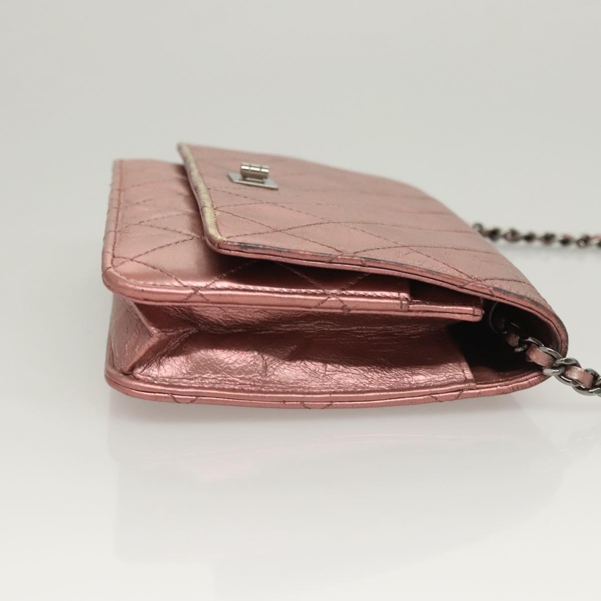 Chanel 2.25 Pink Leather Fair condition - Model View