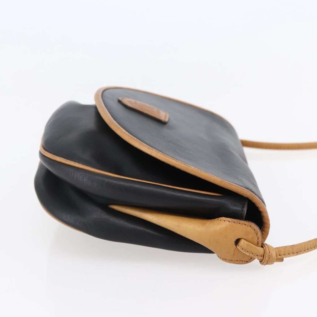 Celine Flap Shoulder Bag Black Leather Good condition - Model View