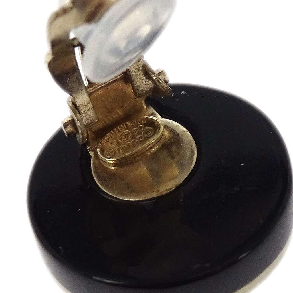 Chanel Vintage CC Round Button Clip-On Earrings Black Plastic Good condition - Model View