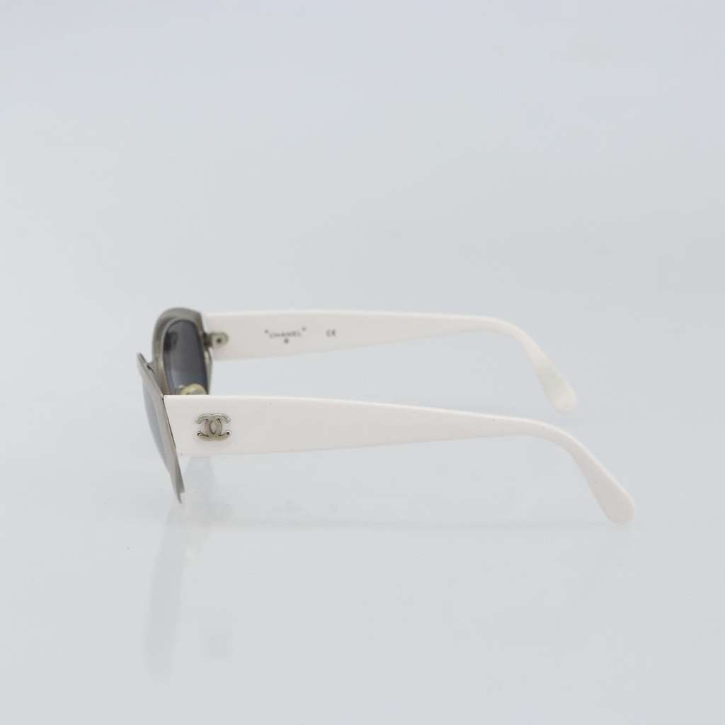 Chanel Logo CC Sunglasses White Plastic Good condition - Inside View