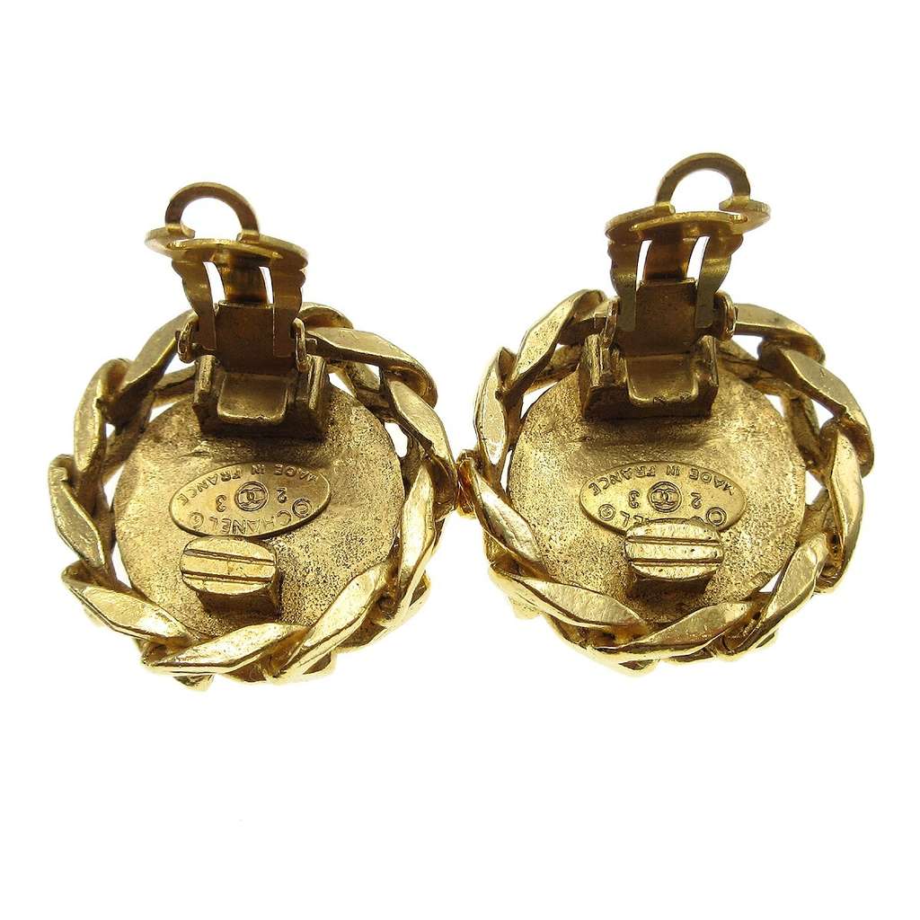 Chanel CC Button Clip-On Earrings Gold Good condition - Inside View
