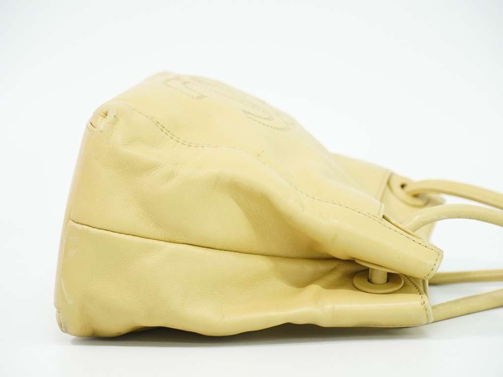 Chanel Vintage CC Tassel Shoulder Bag Beige Leather Good condition - Inside View