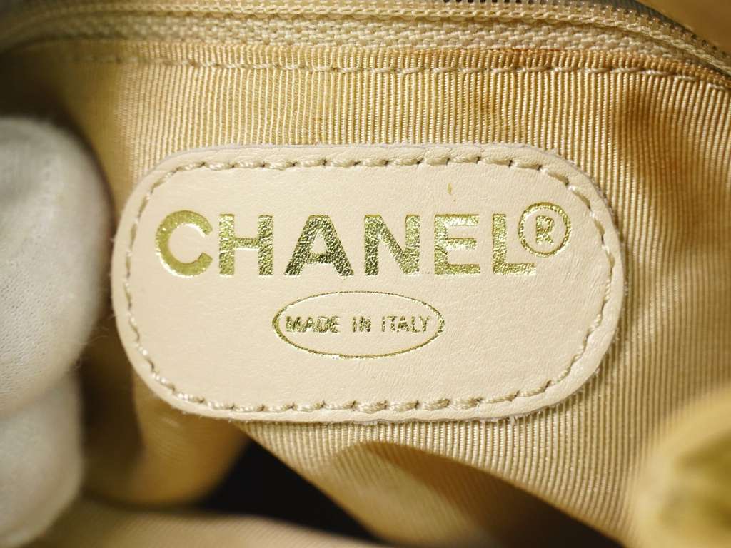 Chanel Vintage CC Tassel Shoulder Bag Beige Leather Good condition - Box View