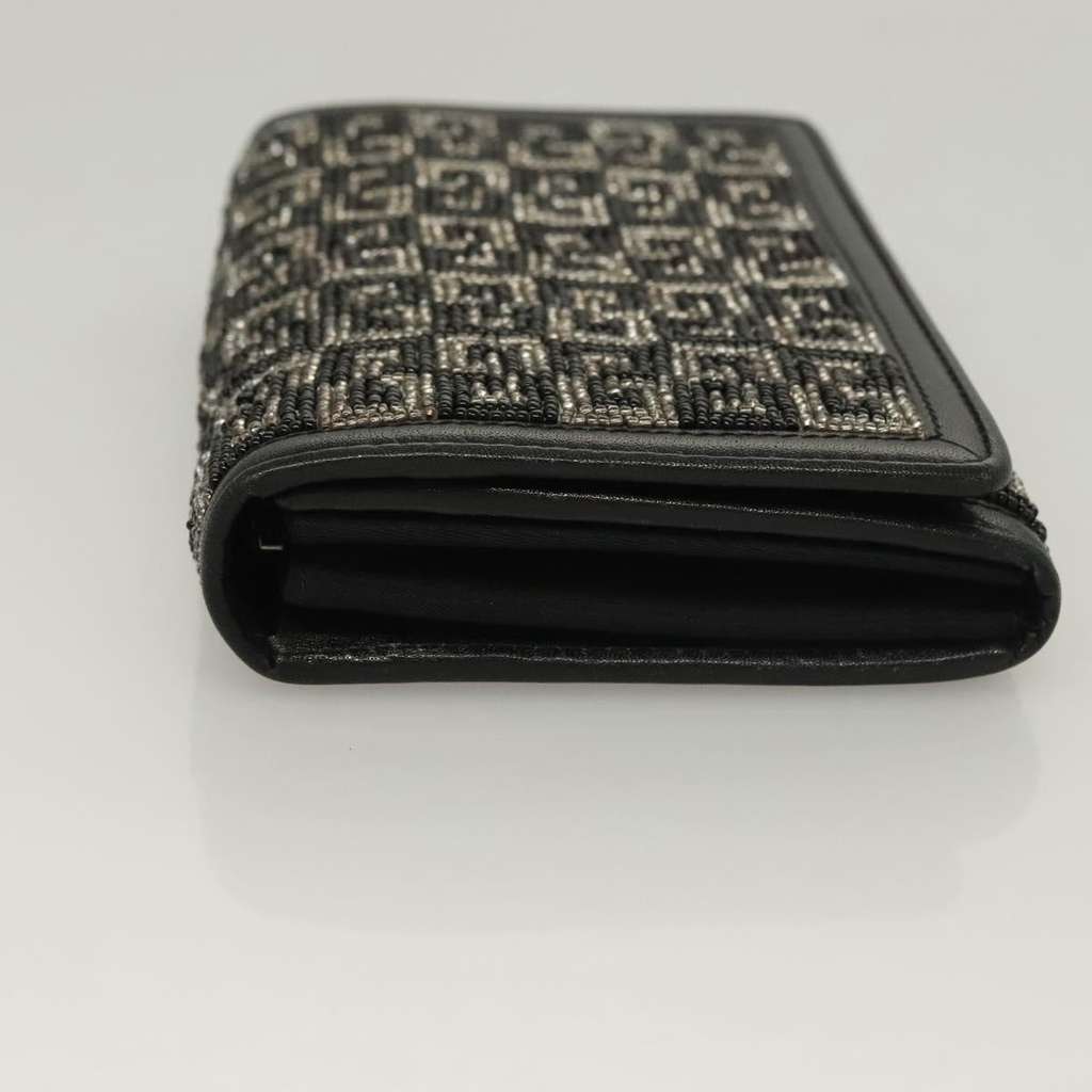 Givenchy GV3 Wallet Black Good condition - Model View