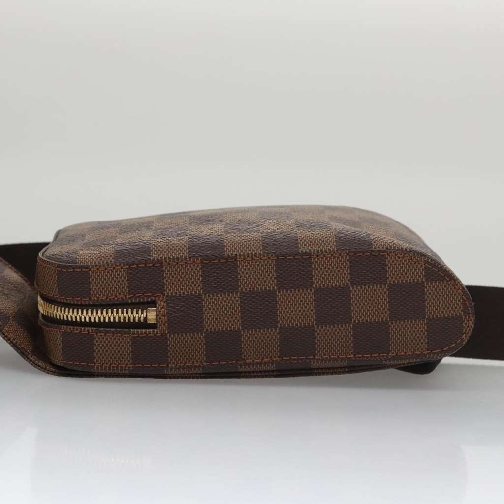 Louis Vuitton Geronimos Waist Bag Brown Canvas Good condition - Model View