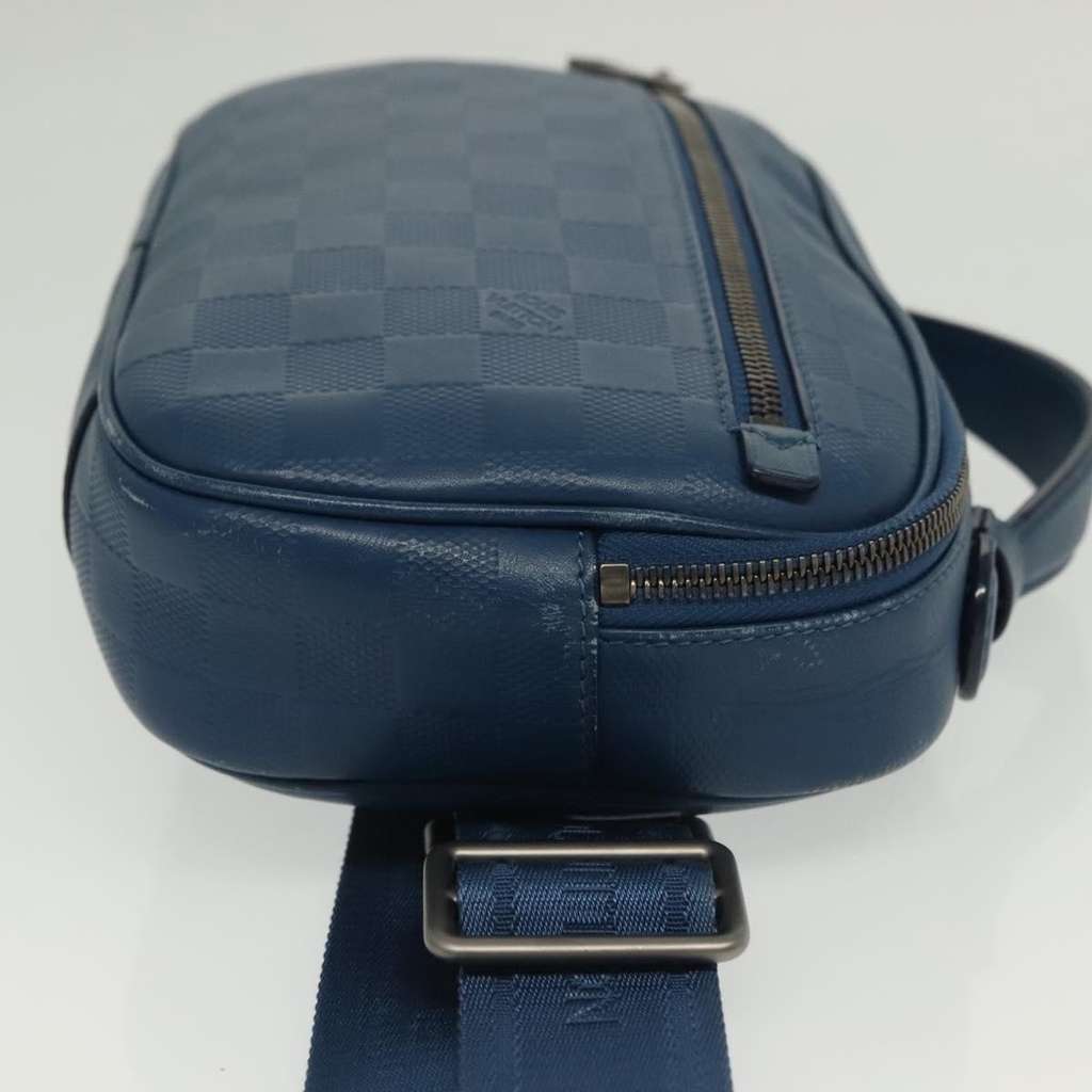 Louis Vuitton Ambler Bag Blue Leather Good condition - Model View