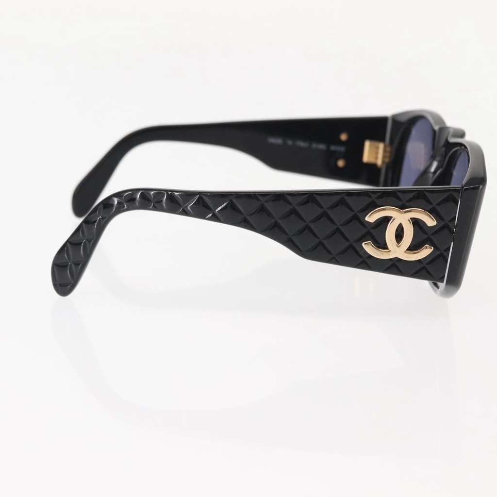 Chanel CC Logo Matelasse Sunglasses Eye Wear Black Plastic Good condition - Model View