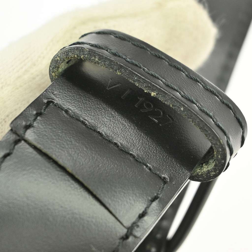 Louis Vuitton Vintage Sac d'Epaule Handbag Black Leather Good condition - Model View