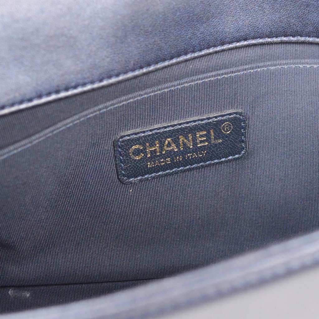 Chanel Boy Flap Bag Navy Leather Good condition - Model View